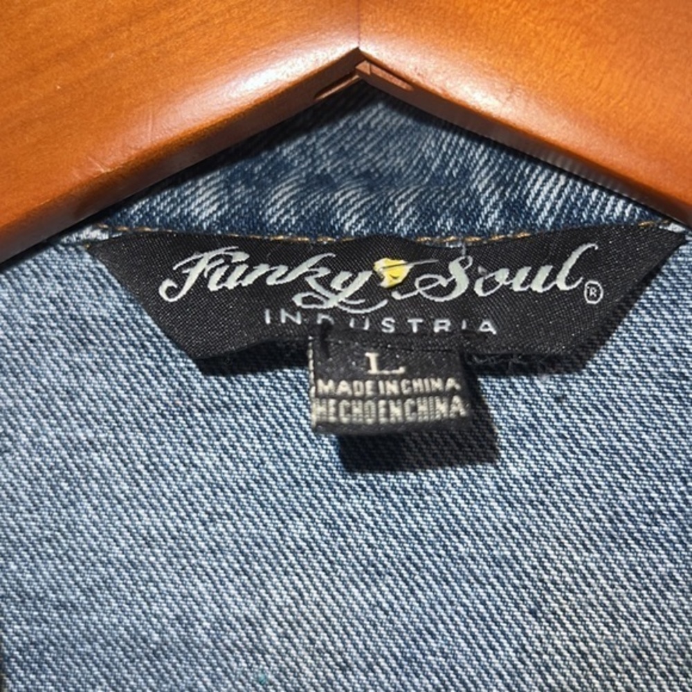 Denim‎ jacket ripped - Picture 2 of 3